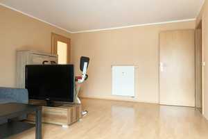 Perfekte WG-Wohnung für Studenten: Helle 3-Raum-Dachgeschosswohnung mit Balkon, Aufzug und EBK – Uhlandstraße 12, 9130 Chemnitz – Vorschaubild 7