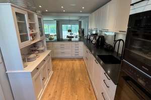 Neuw. Zuhause mit 441m² Wohn-Nutzfl., modernster Haustechnik, Indoorpool, Heimkino, Sommergarten – Blumenauer Str. 91, 81241 Pasing, München – Vorschaubild 5