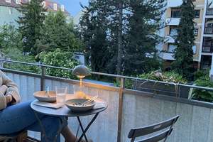 Helle, teilmöblierte 1-Zimmer-Wohnung mit sonnigem Innenhofbalkon und Duplex-Stellplatz – 81541 Untere Au, München – Vorschaubild 5