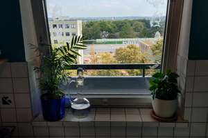 Provifrei - Gepflegte, helle Eigentumswohnung mit Fernblick und Südwest‑Balkon – Friedrich-Ebert-Straße 27b, 51373 Wiesdorf, Leverkusen – Vorschaubild 1