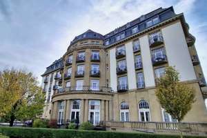 3 Zimmer, moderne Küche, Bad und atemberaubender Blick über Bad Nauheim auf 95m² in 1A Lage, barr – Ernst-Ludwig-Ring 2, 61231 Bad Nauheim – Vorschaubild 1