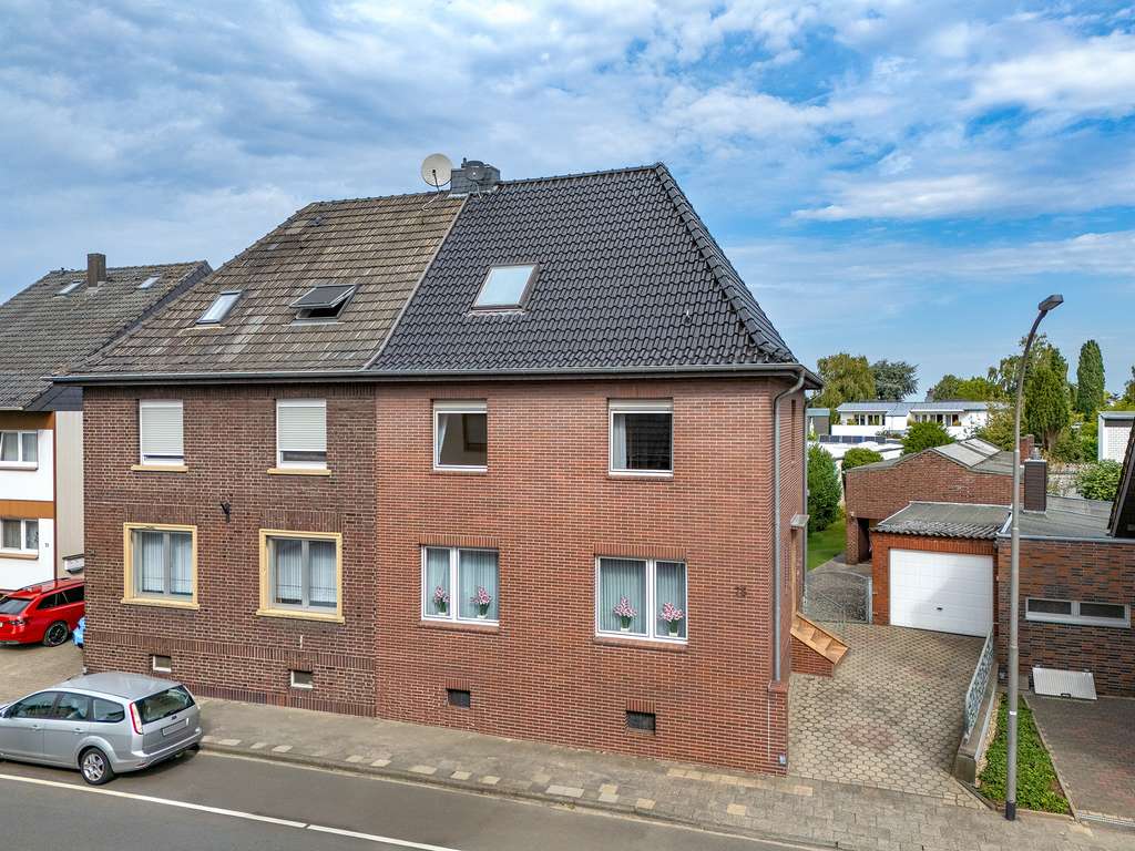 Ein Zuhause mit Geschichte und Zukunft: Gepflegtes Haus mit Charme in Willich-Schiefbahn.