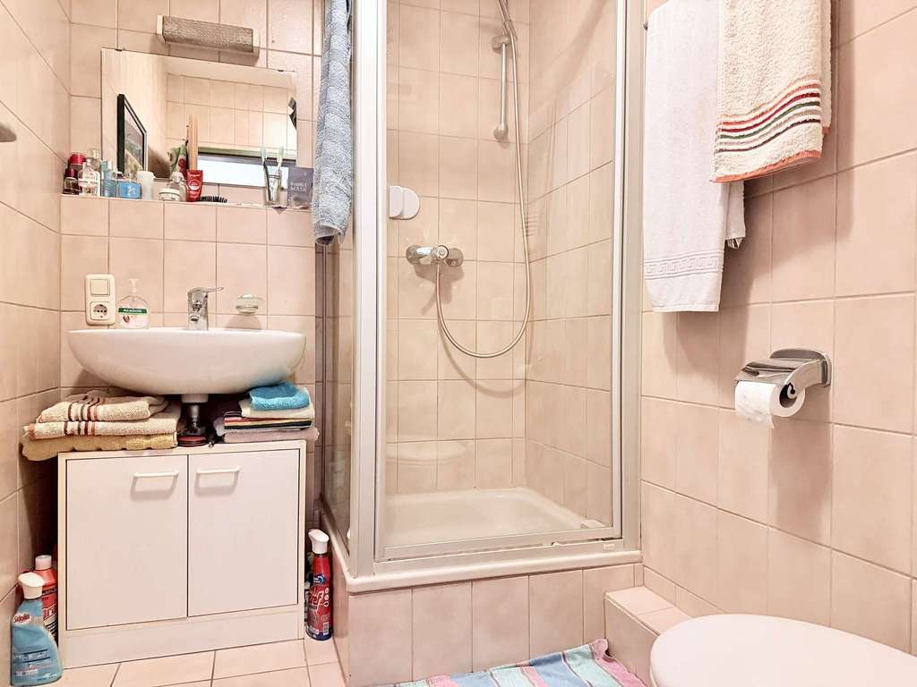 Immobilie in Rosenheim - Klein, fein & mit eigenem Garten: Charmantes 1-Zimmer-Appartement in ruhiger Lage von Rosenheim - Bild 4