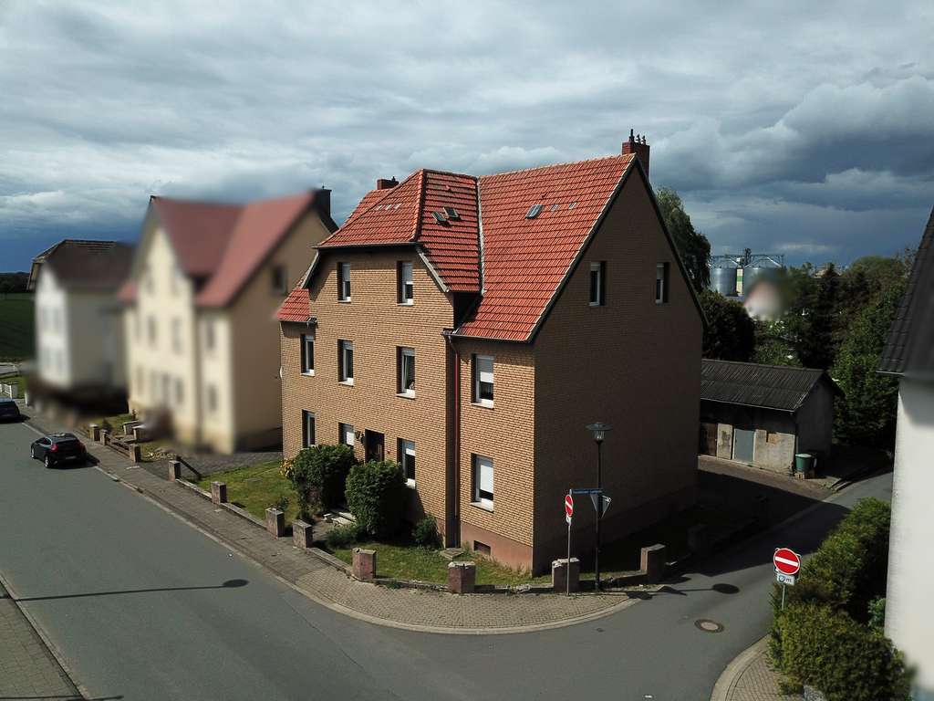 Immobilie in Geseke - Geseke: Mehrfamilienhaus mit modernisierten Wohnungen & Potenzial - Bild 0