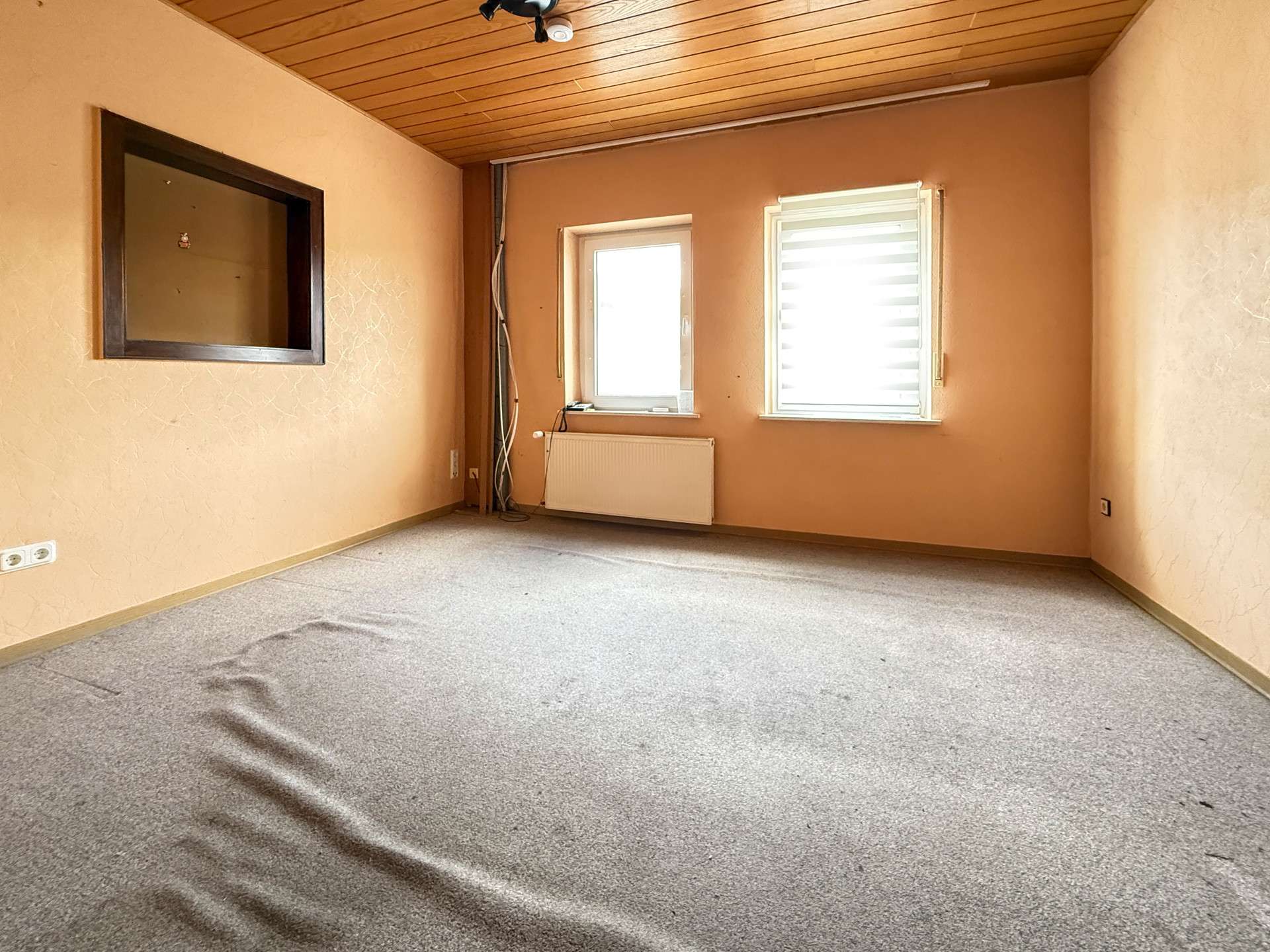 Immobilie in Herdorf - Viel Platz für die Familie – großzügiges Einfamilienhaus mit Wintergarten, Pool und zwei Garagen! - Bild 6