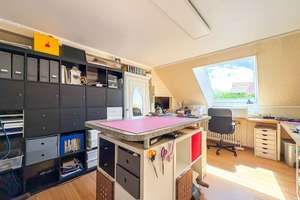 Pewsum: 
Hochwertig modernisiertes Zuhause mit Wintergarten, Koi-Teich & viel Privatsphäre – Die vollständige Adresse der Immobilie erhältst du vom Anbieter., 26736 Krummhörn – Vorschaubild 5