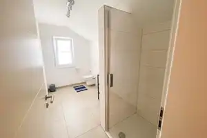 Modernes Einfamilienhaus mit großem Garten in ruhiger Neubausiedlung – Altötting (Kreis) – Vorschaubild 20