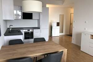 Wunderschöne möblierte, helle 2-Zi-Whg. mit EBK 4. OG Südbalkon mit unverbautem Blick – Erich-Nehlhans-Straße 25, 10247 Prenzlauer Berg, Berlin – Vorschaubild 4