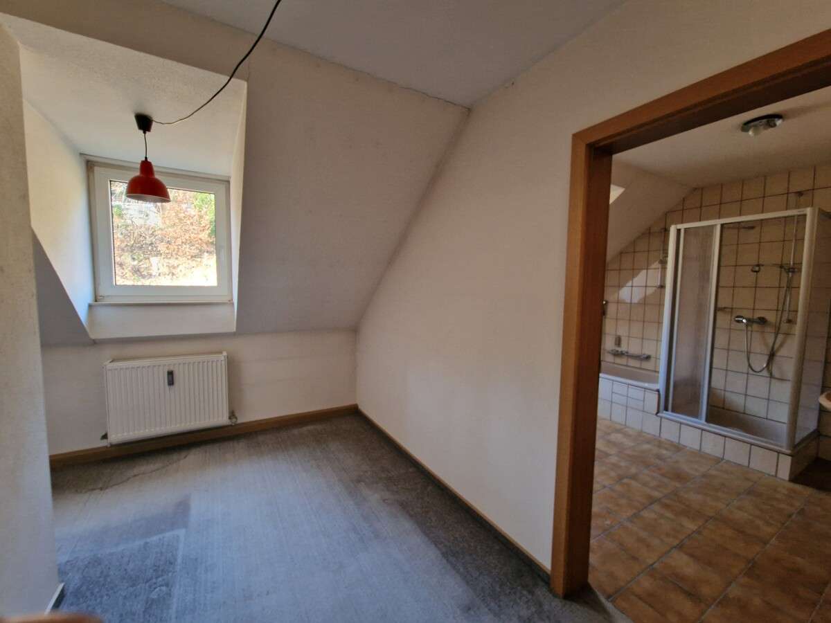 Immobilie in Warmensteinach - Wohnen wie im Urlaub!
Gemütlichkeit für die kleine Familie oder
Ihr Rückzugsort im Fichtelgebirge? - Bild 3