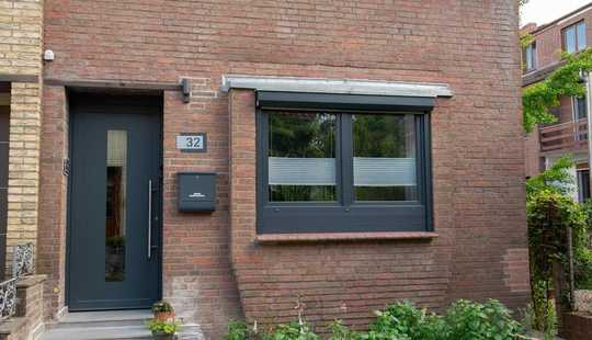 Bild von Familienglück im Grünen: Helles, saniertes Reiheneckhaus & Garten, Photovoltaik, große Dachterrasse