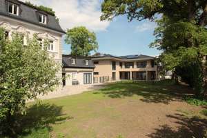  Neubau trifft historische Eleganz  - Exklusiv  -   4,5 -  Zimmer-Wohnung in Garching bei München  