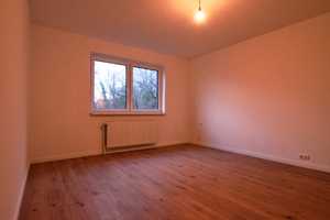 Geschmackvolle 4-Raum-Doppelhaushälfte mit EBK in Hamburg Volksdorf – Farmsener Landstraße 53a, 22359 Hamburg – Vorschaubild 4