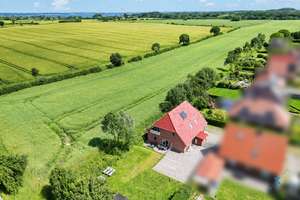 Wohnhaus mit vier Wohneinheiten in attraktiver Feldrandlage von Langballig – Die vollständige Adresse der Immobilie erhältst du vom Anbieter., 24977 Langballig – Vorschaubild 3