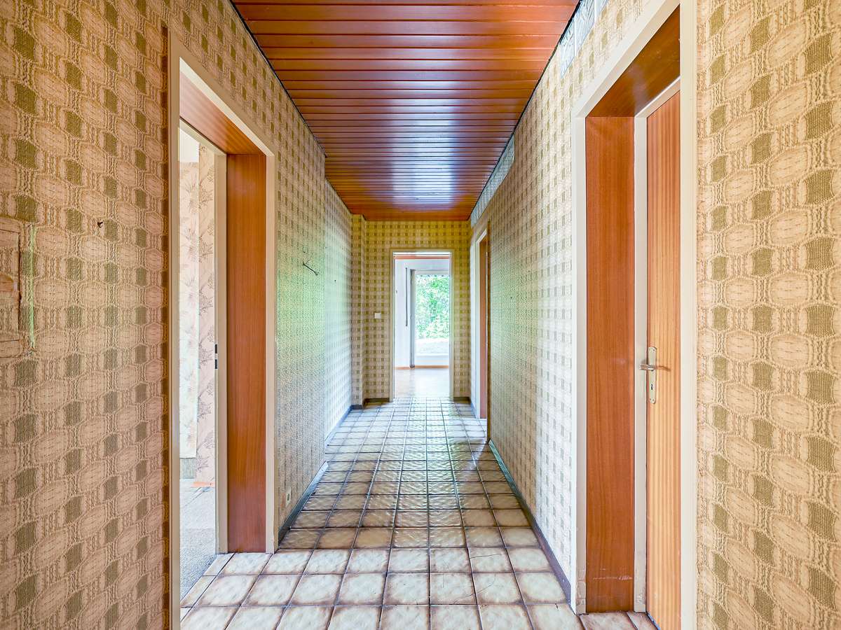 Mehrgenerationen leicht gemacht: Zweifamilienhaus mit zwei Garagen in beliebter Wohnlage, Karlsruhe Kreis – Bild 2