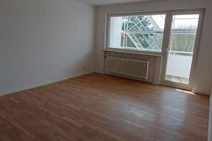 Attraktive, renovierte 3-Zimmer-Wohnung mit Balkon in Wiesbaden – Pörtschacher Str. 6, 65187 Biebrich, Wiesbaden – Vorschaubild 2