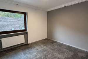 Wohnen mit Hausgefühl – großzügige 173 m² über zwei Ebenen mit Terrasse & Balkon – Die vollständige Adresse der Immobilie erhältst du vom Anbieter., 54673 Neuerburg – Vorschaubild 4