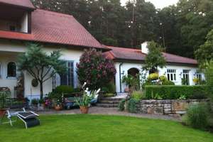 Exklusive Landhausvilla mit traumhaftem Garten – Die vollständige Adresse der Immobilie erhältst du vom Anbieter., 96129 Strullendorf – Vorschaubild 1