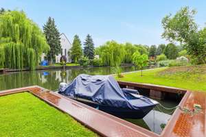 Am Wasser! Teil-sanierter Bungalow mit privatem Bootsanleger am Kanal, Einbauküche uvm in Rüdersdorf – Die vollständige Adresse der Immobilie erhältst du vom Anbieter., 15562 Rüdersdorf bei Berlin – Vorschaubild 2