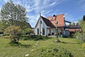 München: Zweifamilienhaus auf wunderschönem Südgrundstück in herrlich ruhiger Lage von Waldtrudering