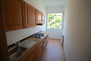 EXKLUSIV PEMPELFORT PARKETT EINBAUKÜCHE BALKON MODERNES WANNENBAD RUHIG + HELL 3. ETAGE/FRANKENSTR. – Frankenstraße 23A, 40476 Derendorf, Düsseldorf – Vorschaubild 6