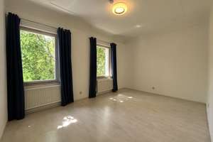 Altbau-Charme trifft Komfort – 2,5-Zimmer mit Balkon in Stuttgart – Die vollständige Adresse der Immobilie erhältst du vom Anbieter., 70435 Zuffenhausen-Mitte, Stuttgart – Vorschaubild 4