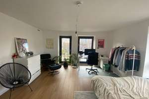 Lichtdurchflutete 3‑Zimmer-Wohnung mit Balkon & EBK – zentrale Lage nahe Nymphenburg – Ginhardtstraße 40, 80639 Nymphenburg, München – Vorschaubild 3