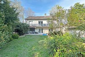 Zweifamilienhaus mit großem Garten
in Leithe – Die vollständige Adresse der Immobilie erhältst du vom Anbieter., 44866 Leithe, Bochum – Vorschaubild 2