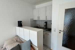 1-Zimmerwohnung mit Pantryküche und Balkon! – Zehnthofstraße 38A, 55252 Wiesbaden – Vorschaubild 2