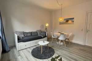 Helle 2 Zimmer Altbauwohnung WG geeignet – Sörensenstraße  26, 24143 Kiel – Vorschaubild 2