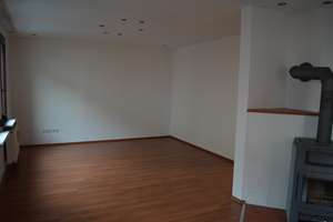 Gemütliches Zweifamilienhaus mit großem Garten, Einbauküchen und Stellplätzen in Coburg-Zentrum – Heuweg 3, 96450 Mitte, Coburg – Vorschaubild 6