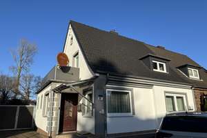 Sehr ordentliche, modernisierte Haushälfte mit Einliegerwohnung in Rendsburg – Die vollständige Adresse der Immobilie erhältst du vom Anbieter., 24768 Rendsburg – Vorschaubild 2