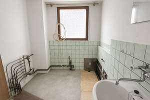 Freistehendes Einfamilienhaus mit Gestaltungspotenzial in zentraler und ruhiger Lage von Rodewisch – Die vollständige Adresse der Immobilie erhältst du vom Anbieter., 8228 Rodewisch – Vorschaubild 11