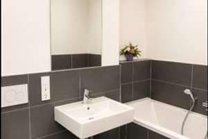ELEGANTE 3 RAUM WOHNUNG MIT TG-STELLPLATZ IN BESTER LAGE – Die vollständige Adresse der Immobilie erhältst du vom Anbieter., 40549 Oberkassel, Düsseldorf – Vorschaubild 7