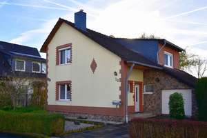 Fortlaufend modernisiertes, freistehendes Einfamilienhaus in zentraler Lage von Weilerswist – Die vollständige Adresse der Immobilie erhältst du vom Anbieter., 53919 Weilerswist – Vorschaubild 2