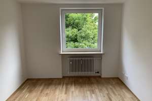 Schöne 3-Zimmer-Wohnung mit Südloggia in Oberföhring - Nähe St. Emmeransmühle – Franz-Wolter-Str. 19, 81925 Oberföhring, München – Vorschaubild 6