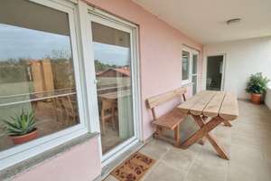 5-Zi.-Wohnung mit EBK, saniertem Bad, XL-Balkon und großzügigem Raumangebot – Die vollständige Adresse der Immobilie erhältst du vom Anbieter., 72766 Mittelstadt, Reutlingen – Vorschaubild 2