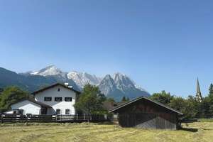 Traumhaftes Refugium in Garmisch-Partenkirchen: Ruhe und Natur pur – Die vollständige Adresse der Immobilie erhältst du vom Anbieter., 82467 Garmisch-Partenkirchen – Vorschaubild 2