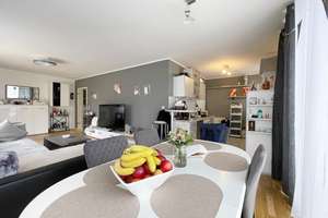Ruhige Lage - 3 Zimmer Wohnung mit großem Balkon, Gäste-WC & Carport Stellplatz  – Die vollständige Adresse der Immobilie erhältst du vom Anbieter., 30559 Anderten, Hannover – Vorschaubild 3