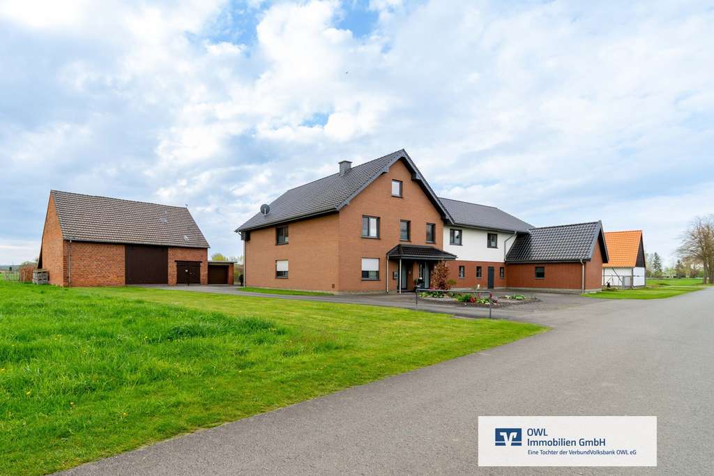 Immobilie in Salzkotten - Kernsaniertes Resthof-Anwesen auf 10.160 m² Grundstück - Bild 0