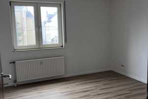 Geschmackvolle 2-Zimmer-Wohnung mit gehobener Innenausstattung mit Balkon und EBK in Solingen – Merscheider Straße 9, 42657 Solingen – Vorschaubild 3