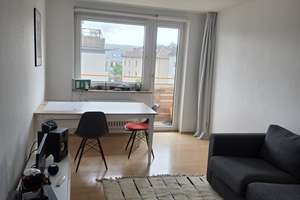 Zentral gelegene 2-Zimmer-Wohnung mit Balkon in Stuttgart West, 3. OG, unmöbliert