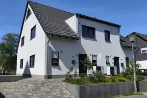 Frischgebaute 4,5-Raum Doppelhaushälfte mit vielen Vorteilen in Bottrop-Süd – Lukas-Cranach-Straße 66, 46238 Bottrop – Vorschaubild 1