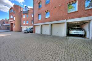 Innenstadt-Wohnen mit Charakter: Besondere Gaubenarchitektur mit Kamin, Westbalkon und Garage – Die vollständige Adresse der Immobilie erhältst du vom Anbieter., 23758 Oldenburg in Holstein – Vorschaubild 22