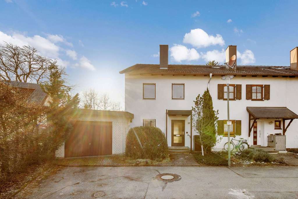 Immobilie in Vaterstetten - Ruhig gelegenes Reihenendhaus mit viel Potenzial und Blick ins Grüne - Bild 1