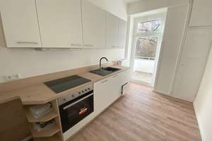 *Einbauküche & Balkon * Modernisierte Altbauwohnung im Leipziger Osten! ab sofort