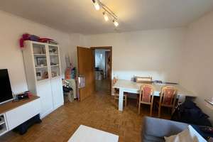 Gut geschnittene Dreizimmerwohnung mit Balkon