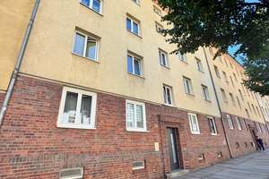 Helle 2-Zimmer-Wohnung mit zwei Balkonen und Badewanne in ruhiger Lage