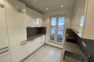 Super schöne 3-ZW,  Penthouse mit Skylineblick, moderne  Einbauküche, umlaufender Balkon – 65936 Sossenheim, Frankfurt am Main – Vorschaubild 23