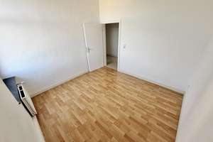 Attraktive, 3-Zimmer-Wohnung in guter Lage – Eisenbahnstr. 22, 52249 Eschweiler – Vorschaubild 1