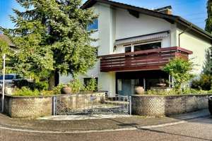 Großzügiges Einfamilienhaus mit Potenzial in ruhiger Lage 